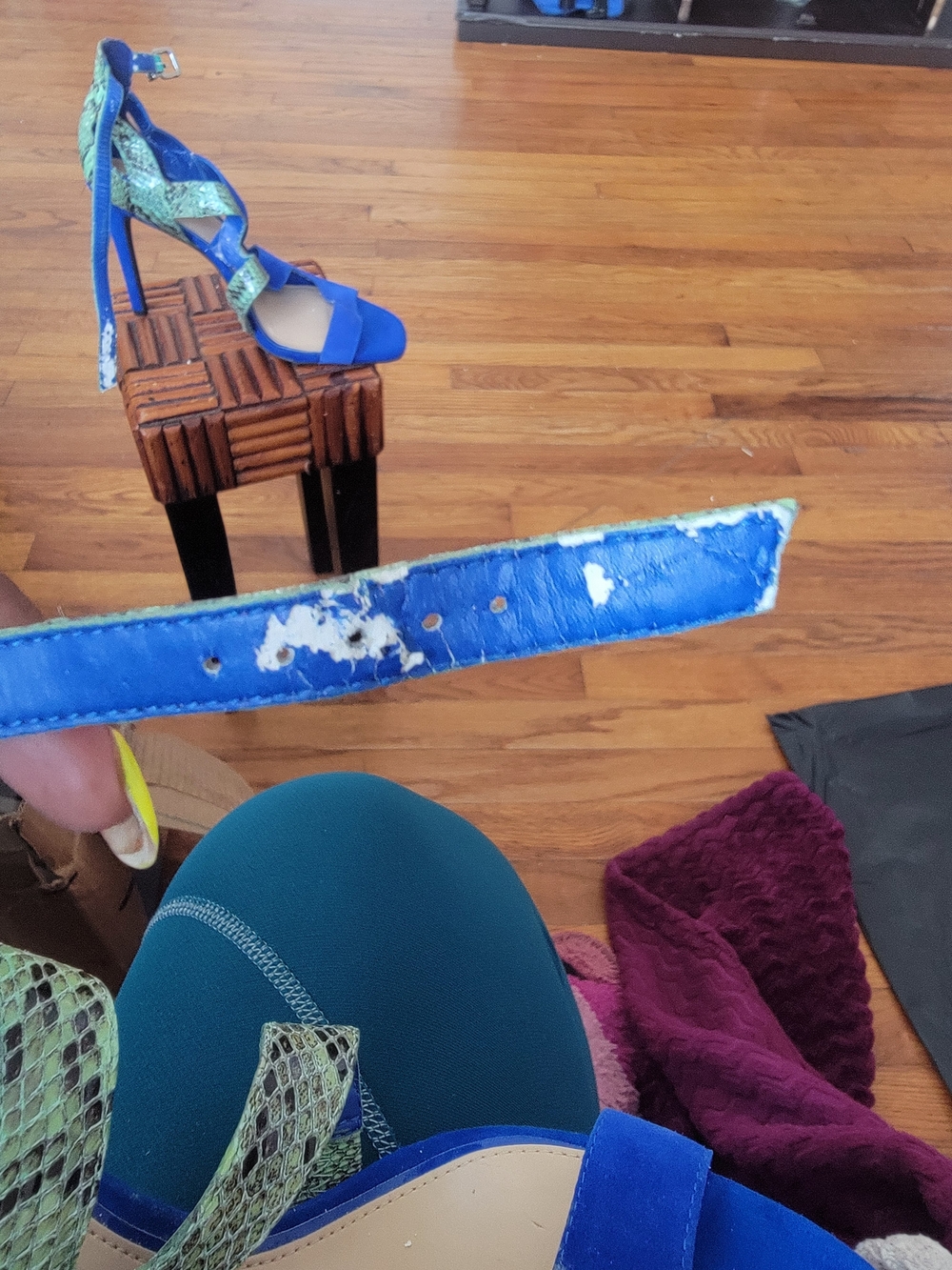 Gianni Bini Blue Suede Sandals with Green Snake-Print Straps - Picture 5 of 6